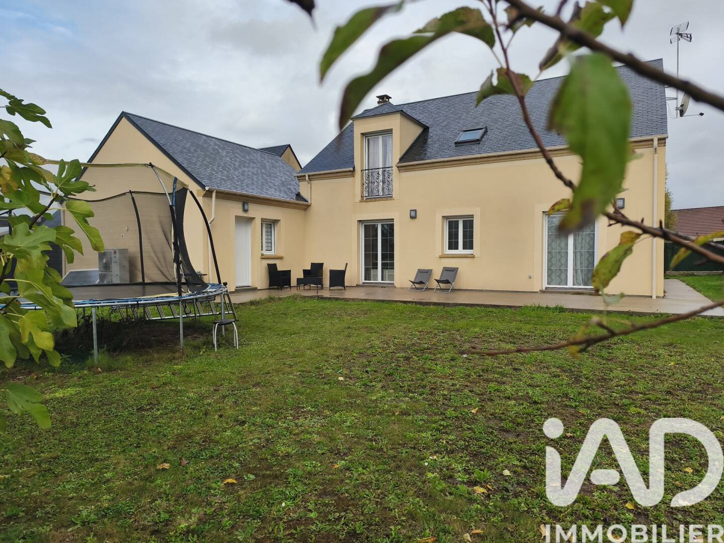 Maison 7 pièces 195 m² · à Vennecy · 195 m² · 380 000 €