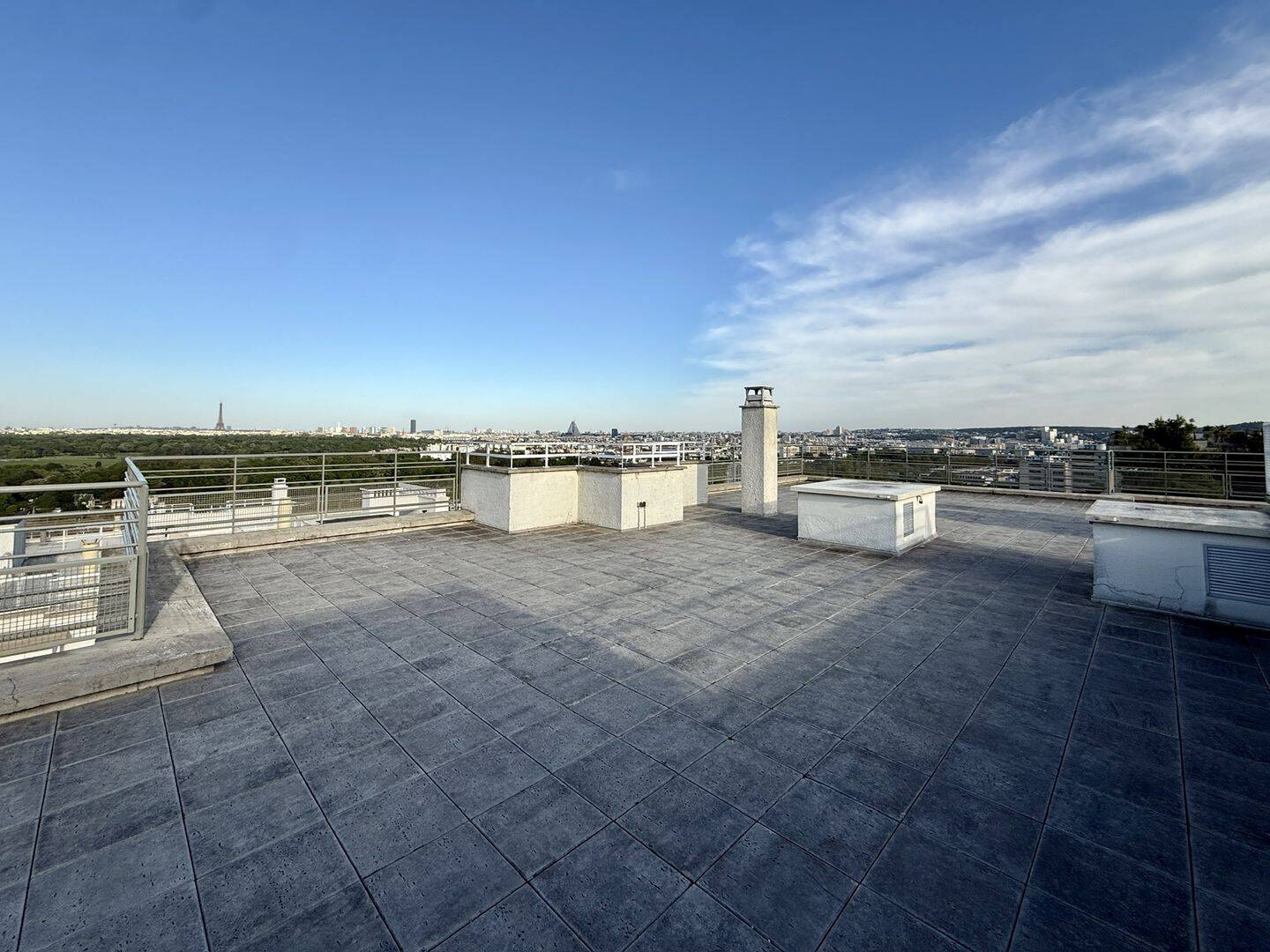 Appartement 7 pièces 207 m² · à Saint-Cloud · 207 m² · 5 995 €