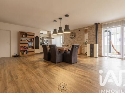 Maison de plain-pied à vendre 410 000 € 5 pièces 3 chambres 115 m² 620 m² de terrain Cosnes-et-Romain 54400