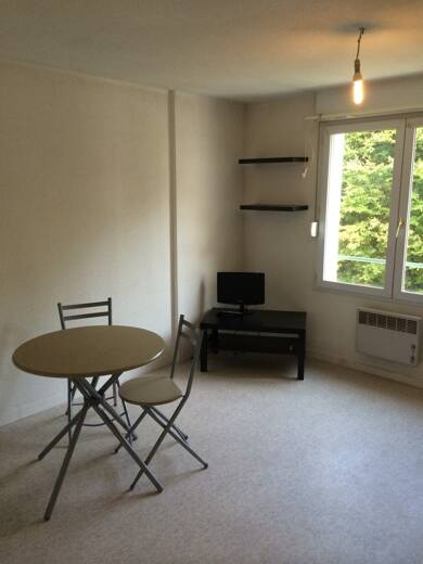 Appartement à louer 410 € 1 pièce 20 m² Étage 1/1 Saint Eloi-Touffenet-Breuil-Mingot Poitiers 86000