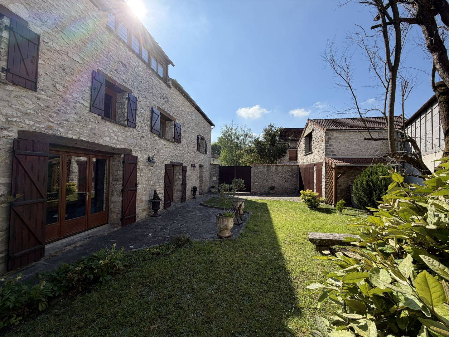 Maison 9 pièces 241 m² · à Milly-la-Forêt · 241,1 m² · 572 000 €