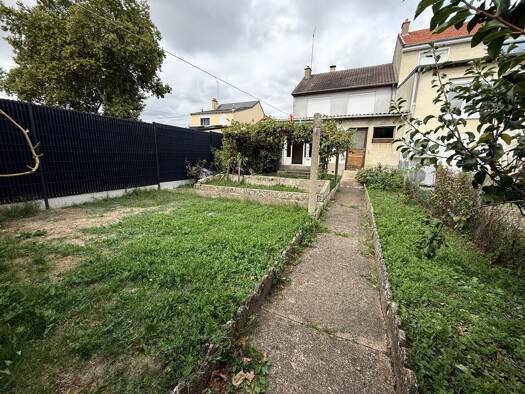 Maison à vendre 174 000 € 5 pièces 3 chambres 103 m² 273 m² de terrain Le Mans 72000
