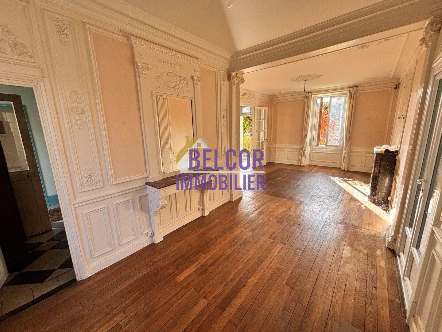 Maison 8 pièces 210 m² · à Puiseaux · 210 m² · 349 000 €