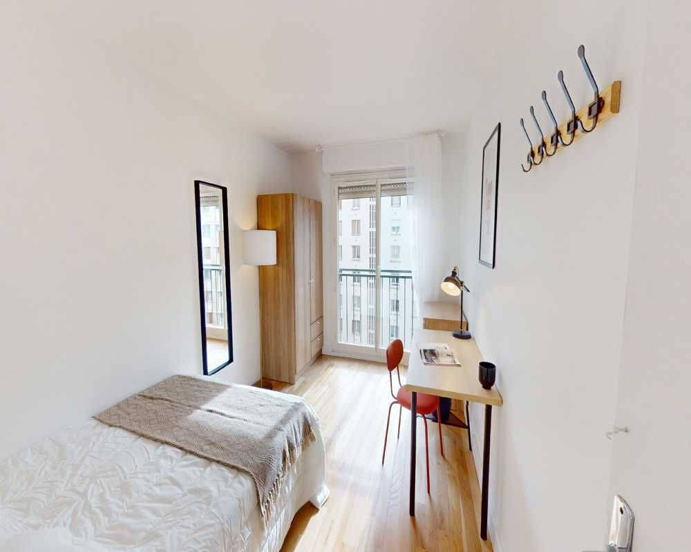 Appartement 5 pièces 100 m² · à Paris 15ème Arrondissement · 100 m² · 1 185 €/mois