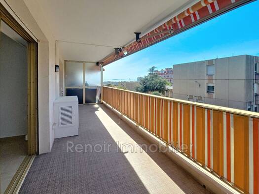 Appartement à louer 1 100 € 2 pièces 1 chambre 60 m² Étage 1/4 Saint-Laurent-du-Var 06700