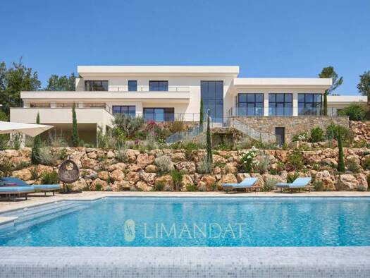 Villa à louer 23 650 € 6 chambres 450 m² Tourrettes 83440