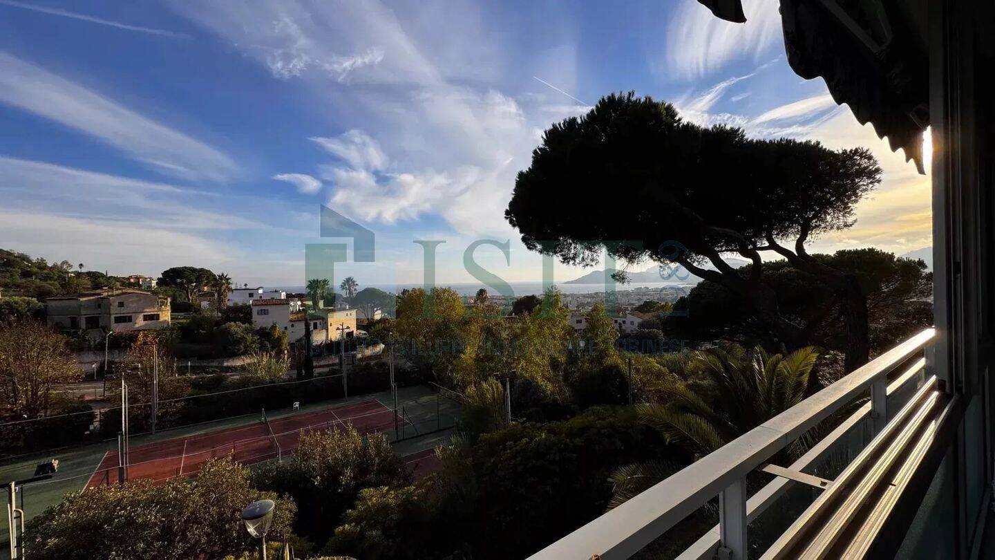Appartement 3 pièces 67 m² · à Le Cannet · 66,7 m² · 329 000 €