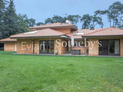 Maison à vendre 1 990 000 € 8 pièces 6 chambres 354 m² Sciez 74140