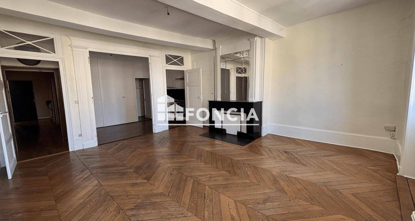 Appartement 3 pièces 110 m² · à Villefranche-sur-Saône · 110 m² · 850 €