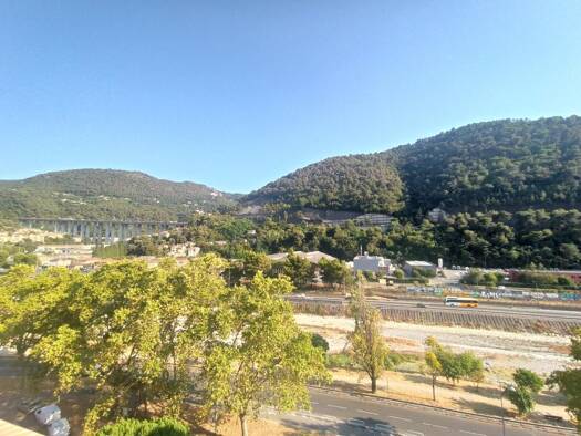 Appartement à vendre 210 000 € 5 pièces 4 chambres 93 m² Étage 8/8 Ariane Nice 06300