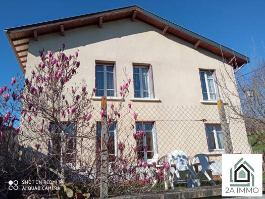 Maison à vendre 99 000 € 7 pièces 5 chambres 145 m² 306 m² de terrain Escoutoux 63300