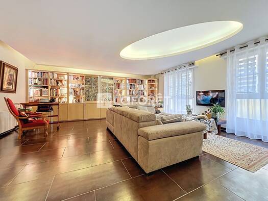 Appartement à vendre 369 000 € 5 pièces 4 chambres 136 m² RDC/3 Haute Ville-Basse Ville Chartres 28000