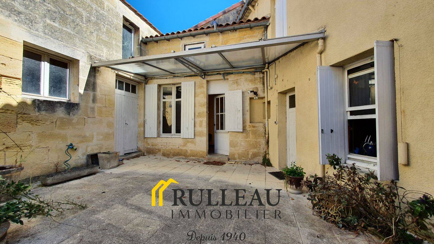 Maison 8 pièces 234 m² · à Saint-André-de-Cubzac · 234 m² · 250 000 €