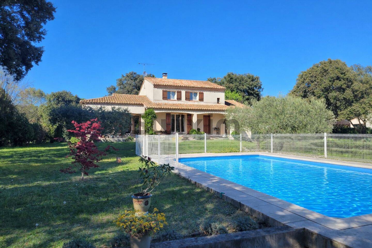 Maison 7 pièces 184 m² · à Saint-Quentin-la-Poterie · 184 m² · 695 000 €