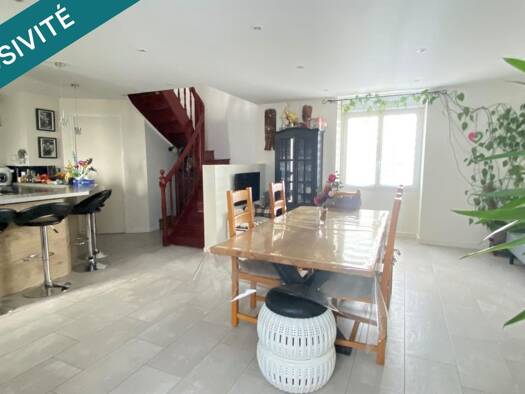 Maison à vendre 329 900 € 8 pièces 5 chambres 161 m² 568 m² de terrain Est Pluvigner 56330