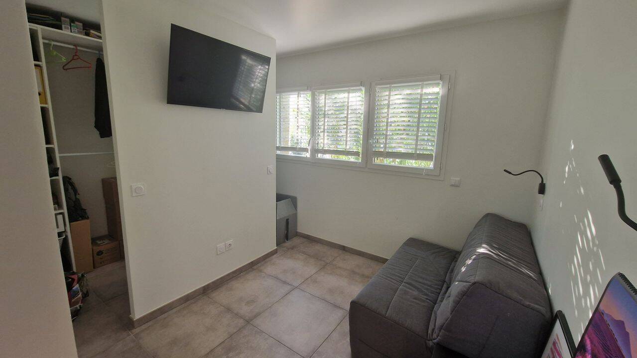 Appartement 1 pièce 12 m² · à Montbonnot-Saint-Martin · 12 m² · 300 €