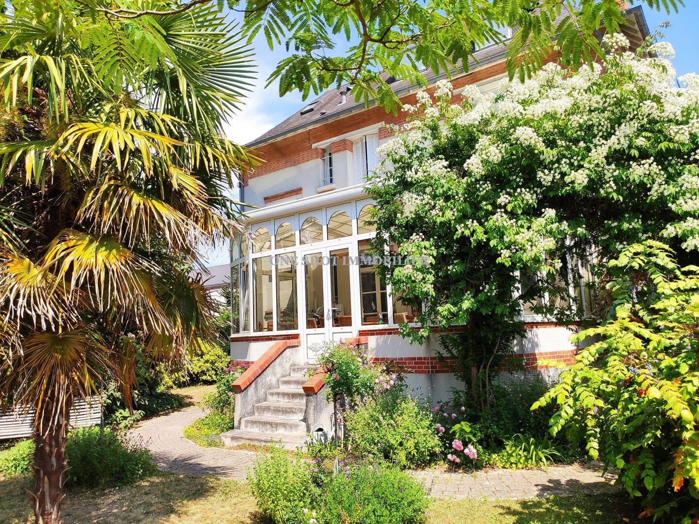 Maison 7 pièces 242 m² · à Orléans · 242 m² · 789 000 €