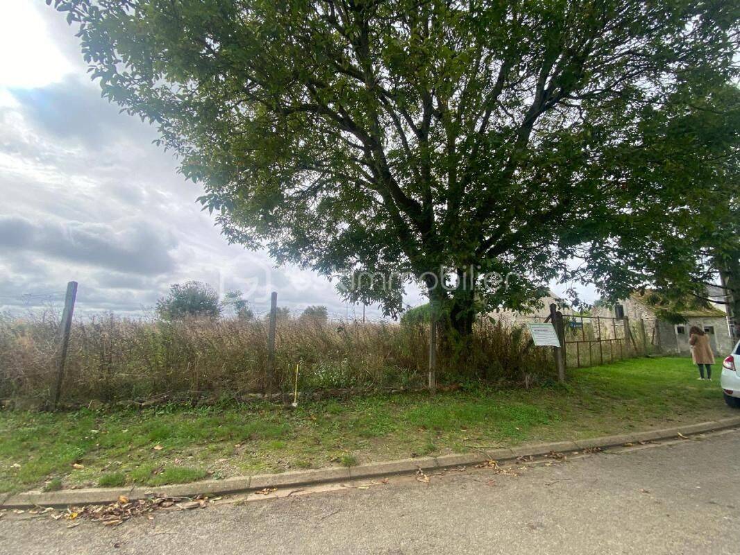 Terrain de 735 m² à Pussay - photo 2