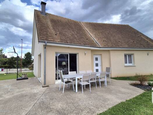 Maison de plain-pied à vendre 249 900 € 5 pièces 3 chambres 108 m² 1 000 m² de terrain Le Thuit de l'Oison 27370