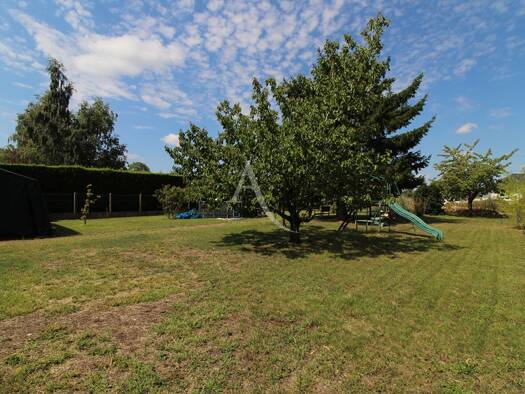 Terrain constructible à vendre 93 000 € 1 400 m² de terrain Centre Ville Vineuil 41350