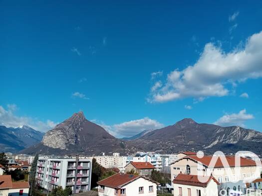 Appartement à vendre 84 000 € 3 pièces 2 chambres 51 m² Étage 4/4 Mairie Fontaine 38600