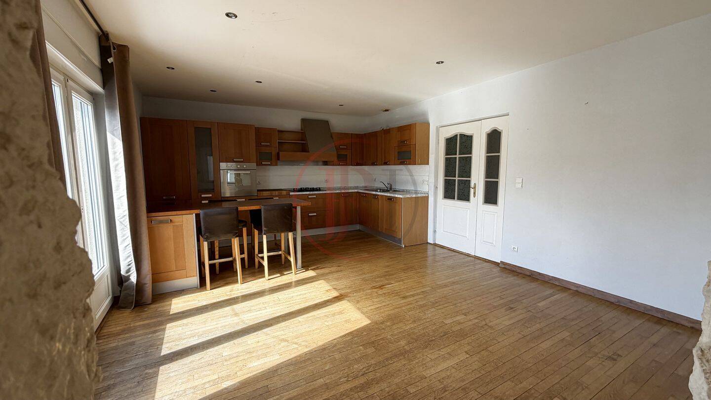 Appartement 5 pièces 100 m² · à Pontarlier · 99,9 m² · 298 000 €