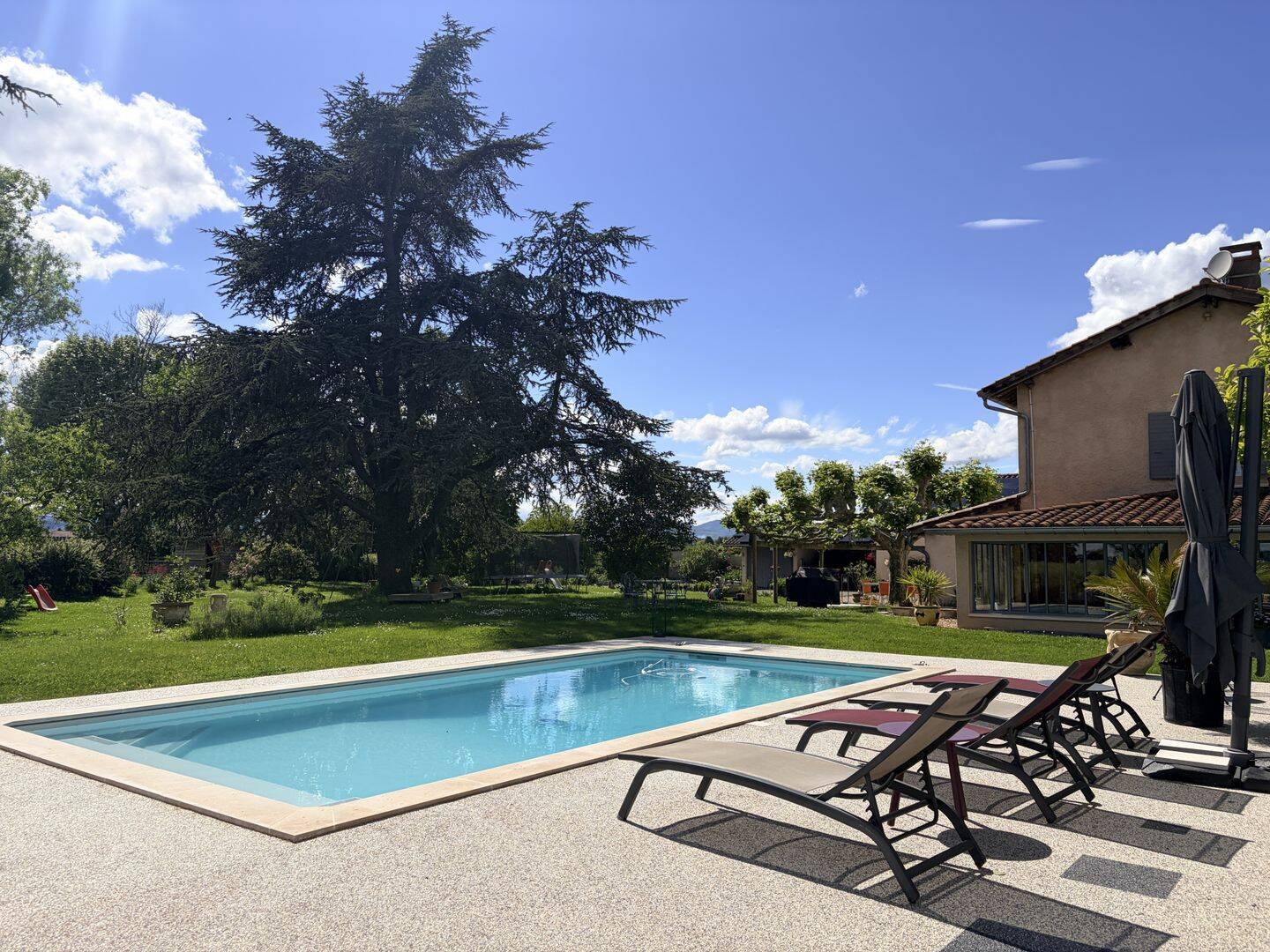 Maison 12 pièces 486 m² · à Taponas · 486 m² · 920 000 €