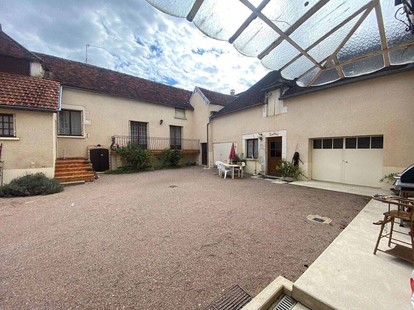 Maison 7 pièces 160 m² · à Épineuil · 160 m² · 109 000 €