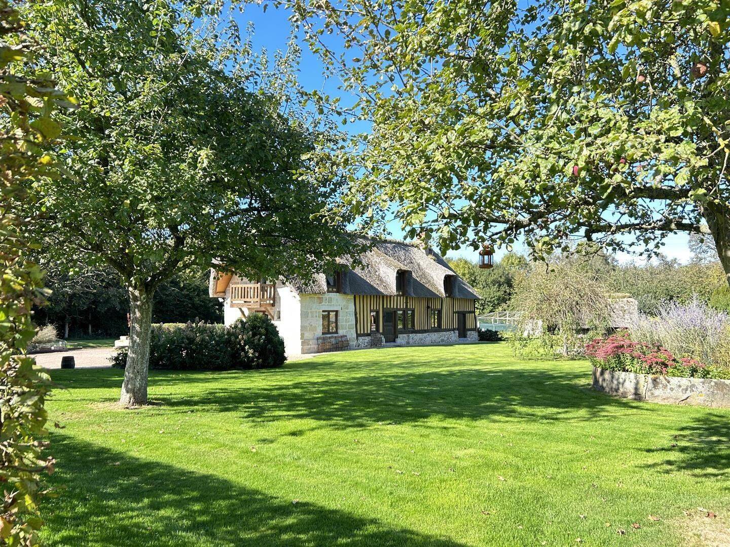 Maison 8 pièces 230 m² · à Orbec · 230 m² · 787 500 €