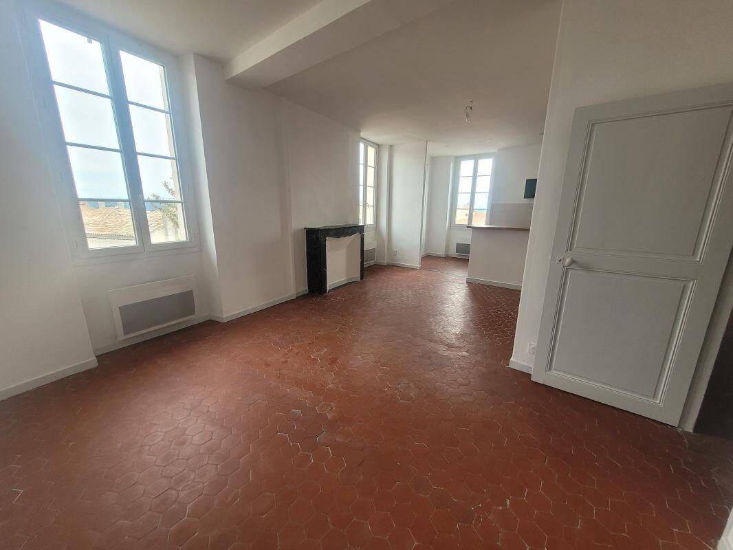 Appartement 3 pièces 73 m² · à Manosque · 72,8 m² · 790 €