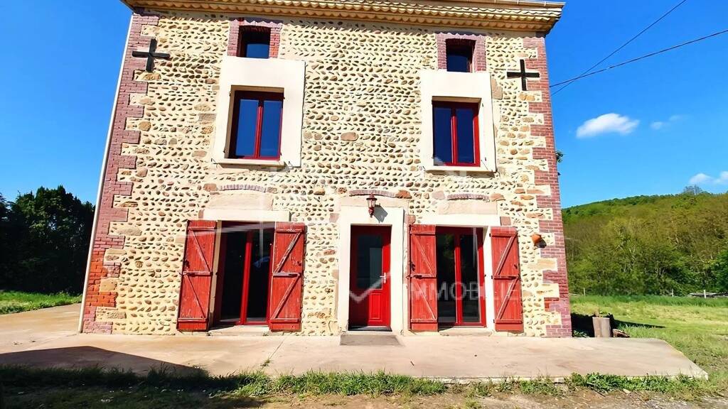 Maison à vendre 220 000 € 4 pièces 2 chambres 105,7 m² 4 480 m² de terrain Beausemblant 26240