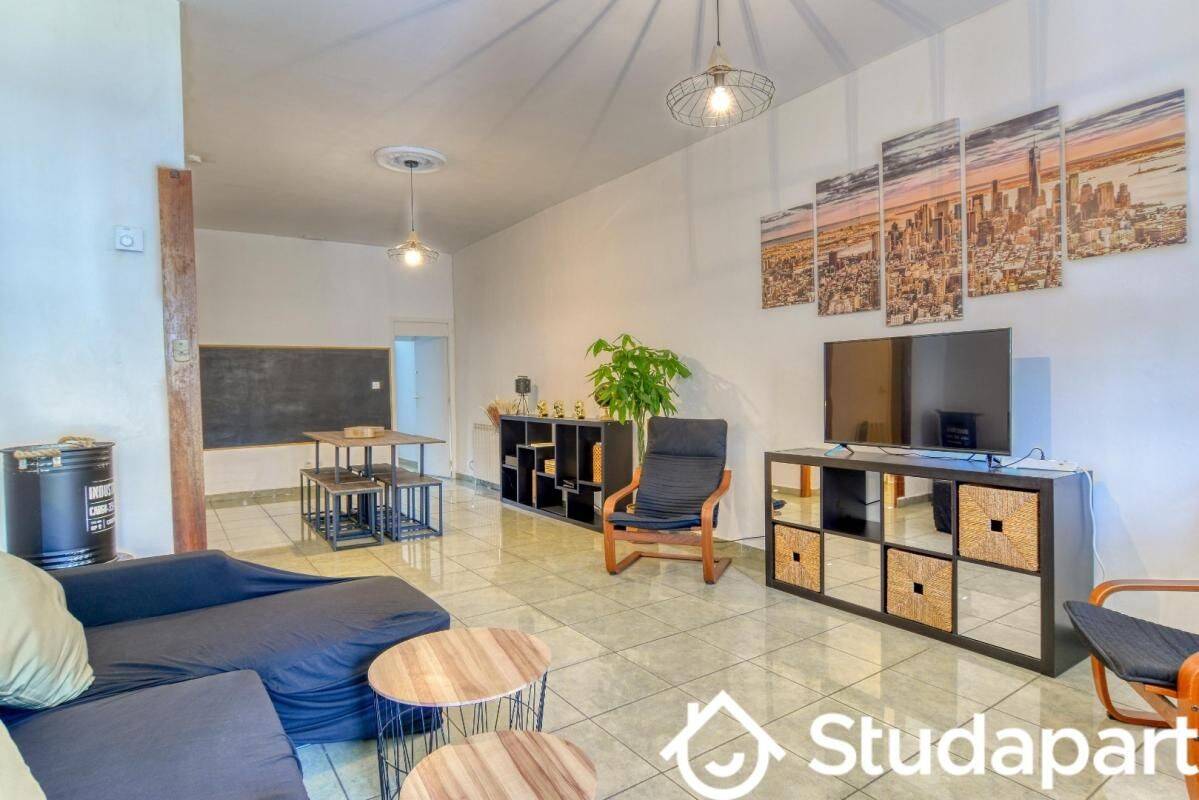 1 pièce 13 m² · à Marseille 10ème Arrondissement · 13 m² · 590 €/mois