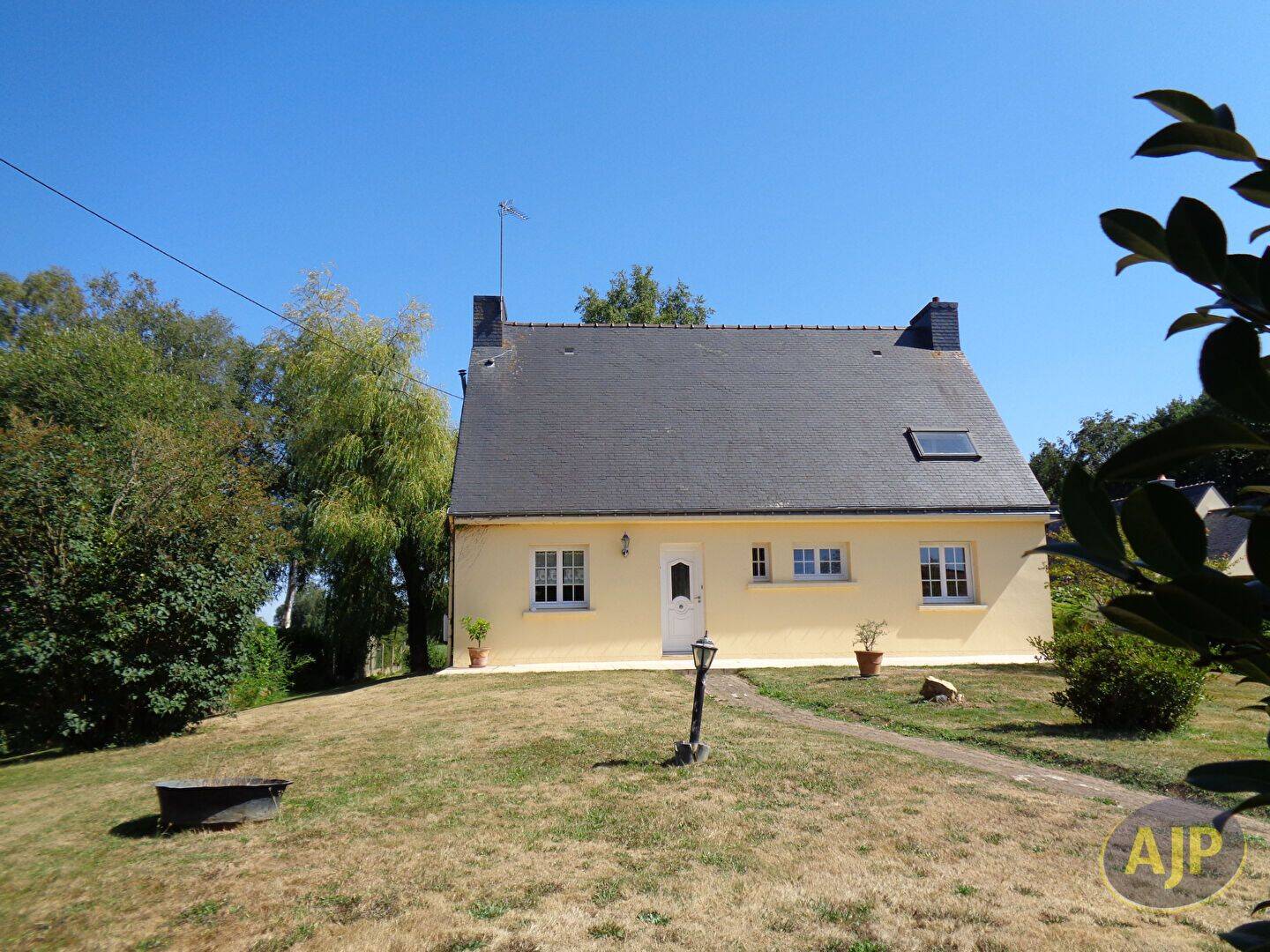 Maison 8 pièces 140 m² · à Plumelin · 139,7 m² · 321 927 €