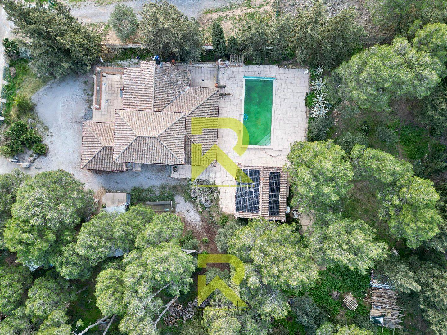 Maison 5 pièces 210 m² · à Lézignan-Corbières · 210 m² · 690 000 €