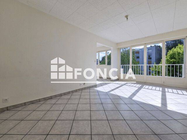 Appartement 4 pièces 77 m² · à Voiron · 76,7 m² · 630 €