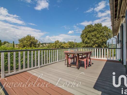 Maison à vendre 249 000 € 6 pièces 5 chambres 225 m² 2 033 m² de terrain Puy-l'Évêque 46700