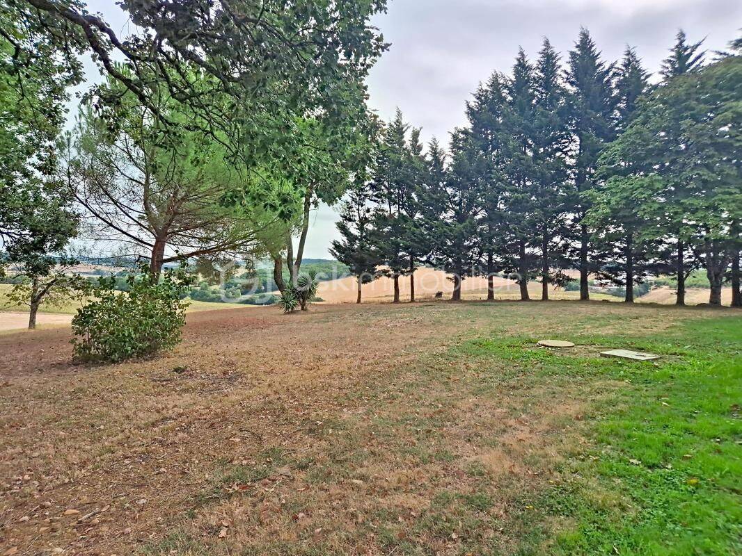 Maison 10 pièces 273 m² · à Lavit · 273 m² · 339 000 €