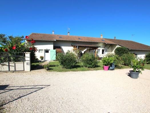 Maison à vendre 279 000 € 5 pièces 4 chambres 161 m² 1 271 m² de terrain Centre Ville Tournus 71700