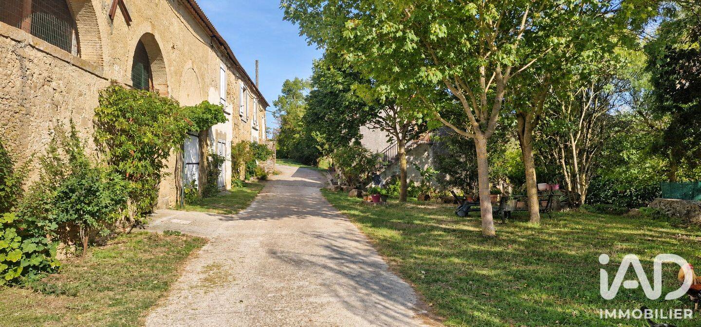 Maison 8 pièces 250 m² · à Generville · 250 m² · 840 000 €