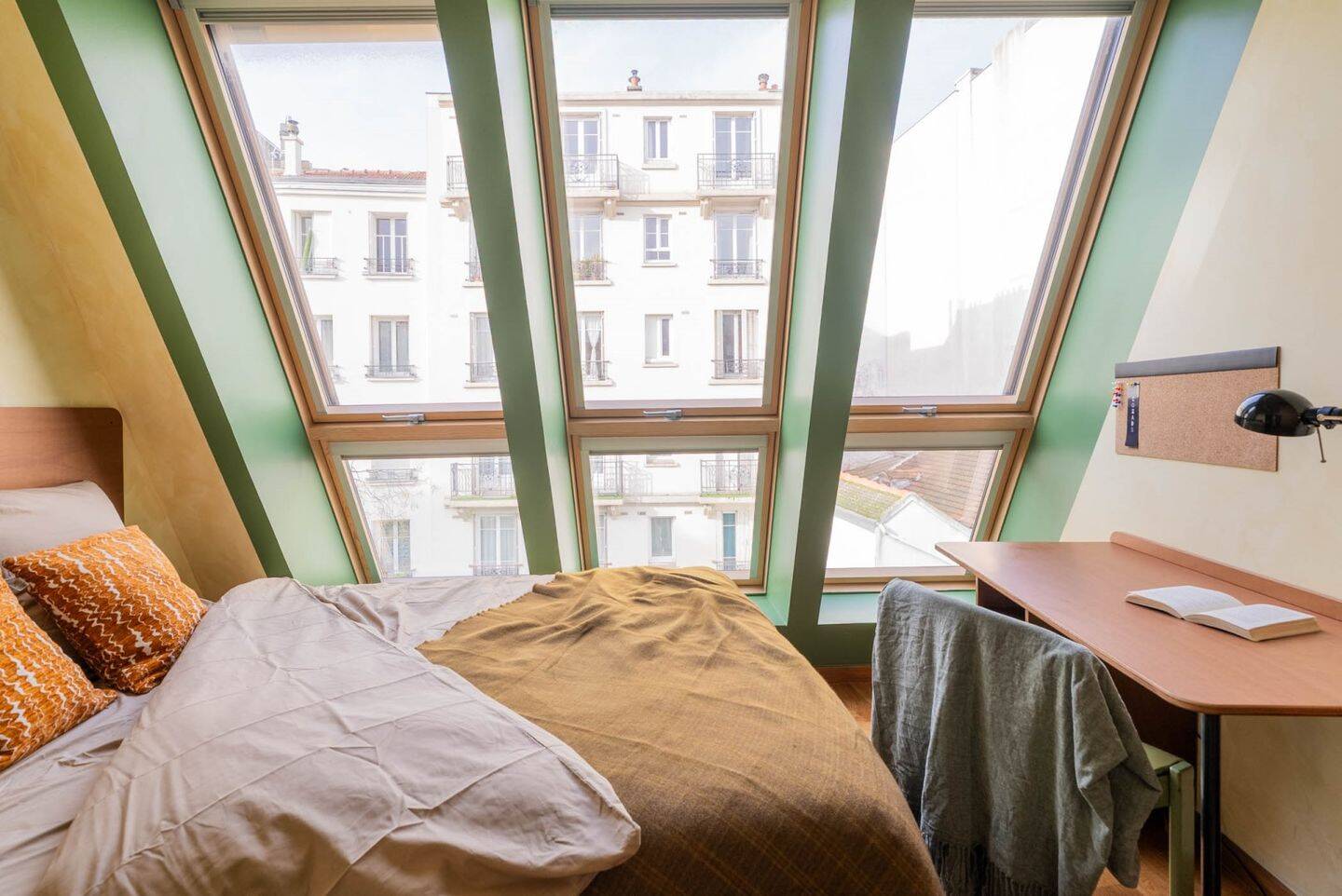 7 pièces 143 m² · à Paris 16ème Arrondissement · 143 m² · 1 362 €/mois