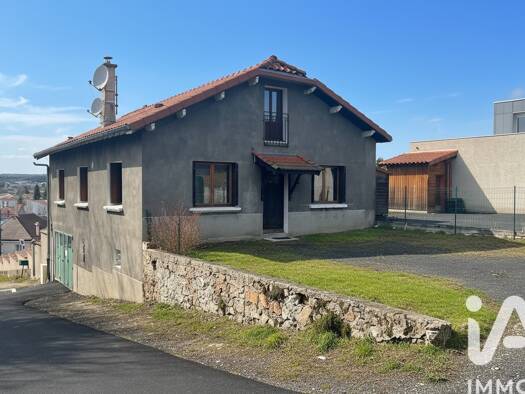 Maison de plain-pied à vendre 125 000 € 6 pièces 3 chambres 150 m² 1 500 m² de terrain Craponne-sur-Arzon 43500