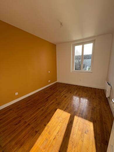 Appartement à louer 750 € 3 pièces 2 chambres 62 m² Étage 2/3 Centre Sud Châtellerault 86100