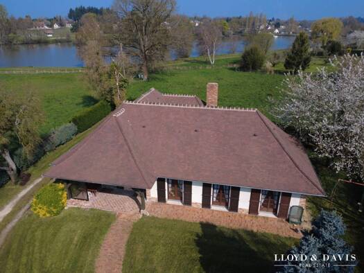 Maison à vendre 254 000 € 4 pièces 3 chambres 138 m² 3 738 m² de terrain Coullons 45720