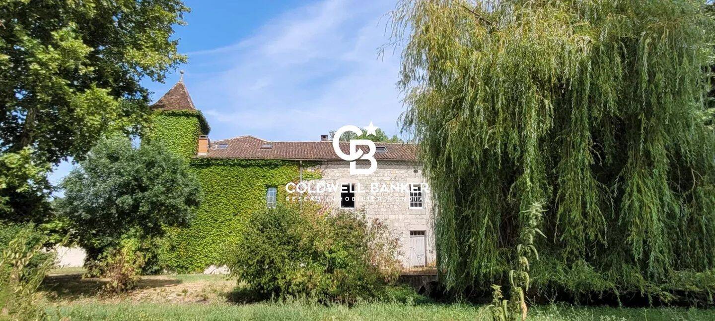 Maison 20 pièces 896 m² · à Lauzerte · 896 m² · 899 000 €