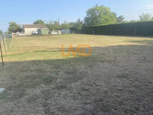 Terrain constructible à vendre 150 000 € 990 m² de terrain Saint-Léon 31560