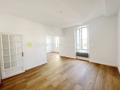 Appartement à louer 900 € 3 pièces 2 chambres 87 m² Étage 4/5 Ajaccio 20000