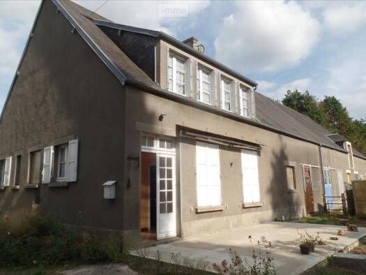 Maison à vendre 95 400 € 5 pièces 4 chambres 137 m² 3 080 m² de terrain Ponts 50300