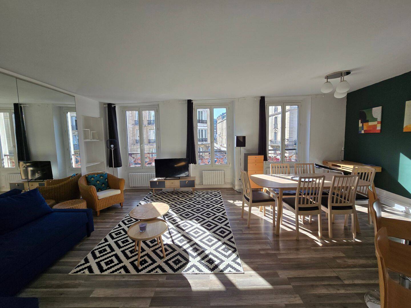 Appartement 4 pièces 80 m² · à Paris 18ème Arrondissement · 80 m² · 2 400 €/mois