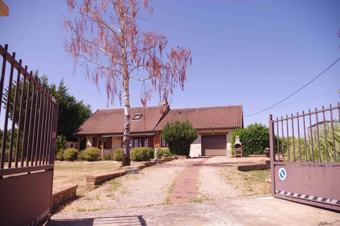 Maison 6 pièces 95 m² · à Savigny-Poil-Fol · 95 m² · 158 000 €