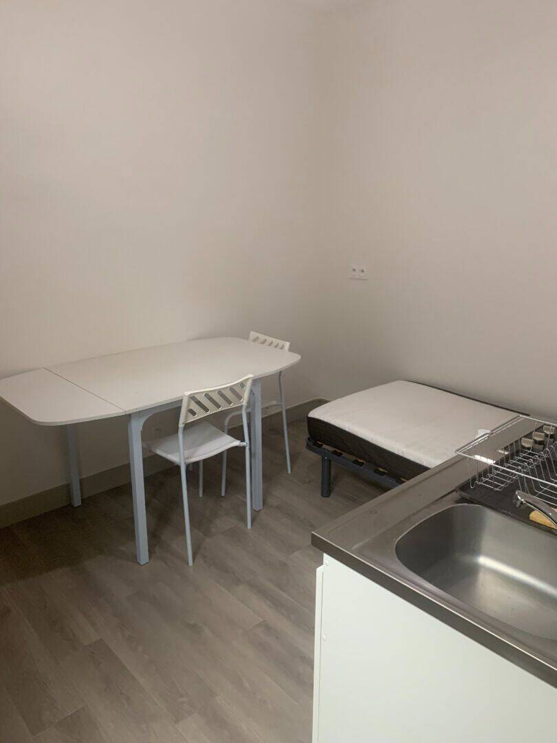 Appartement 1 pièce 14 m² · à Rennes · 14,4 m² · 463 €